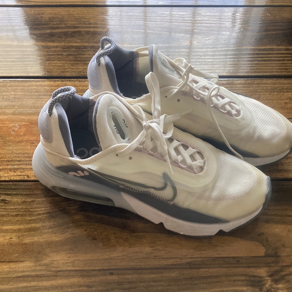 Nike air max 2090 size 7.5 womens